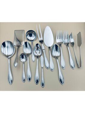 Set of 13 Wallace AMERICAN TRADITION Serving Pieces